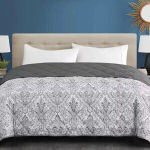 Seasons Collection Down Alternative Blanket, Gray, Queen, NWT